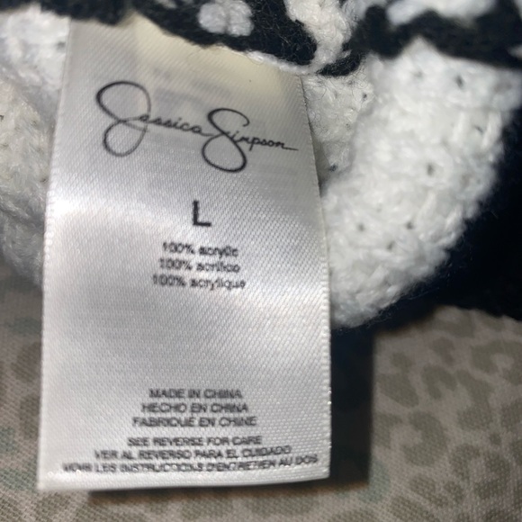 🖤🤍🖤JESSICA SIMPSON (NWT) BLACK/WHITE STRIPE V-NECK SWEATER - SIZE LARGE. - Picture 9 of 9